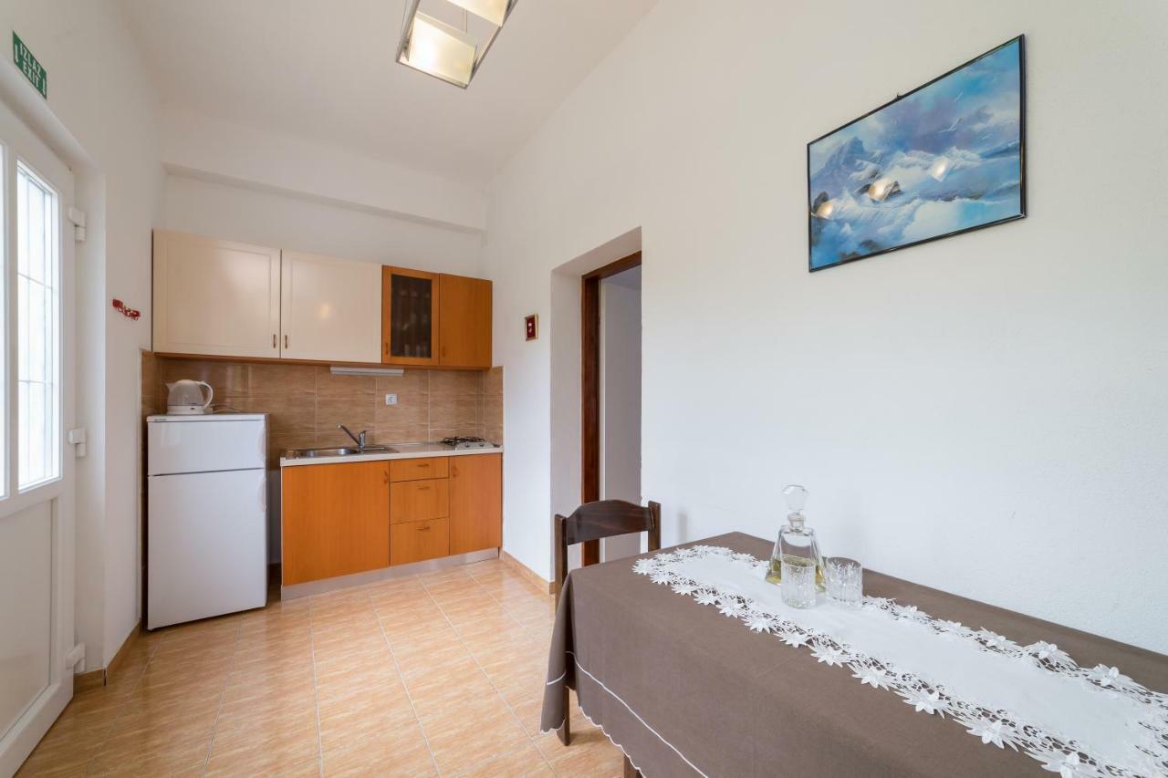 Apartments Jakovcev Betina  Exterior photo