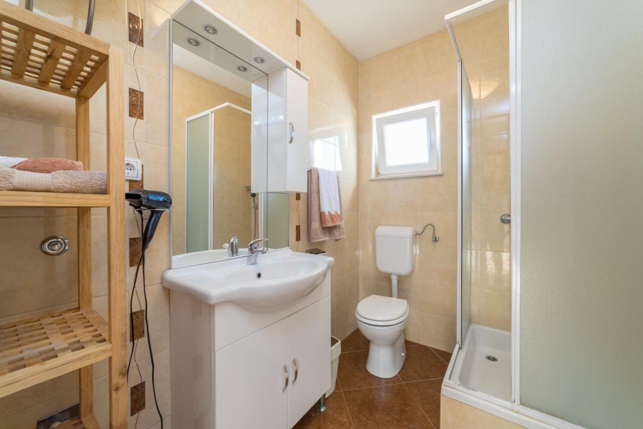 Apartments Jakovcev Betina  Exterior photo