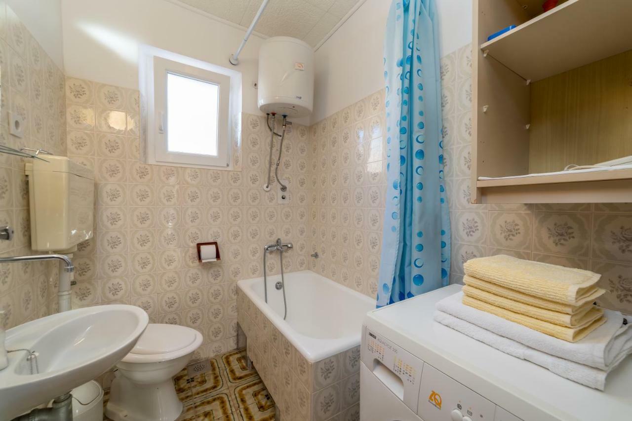 Apartments Jakovcev Betina  Exterior photo
